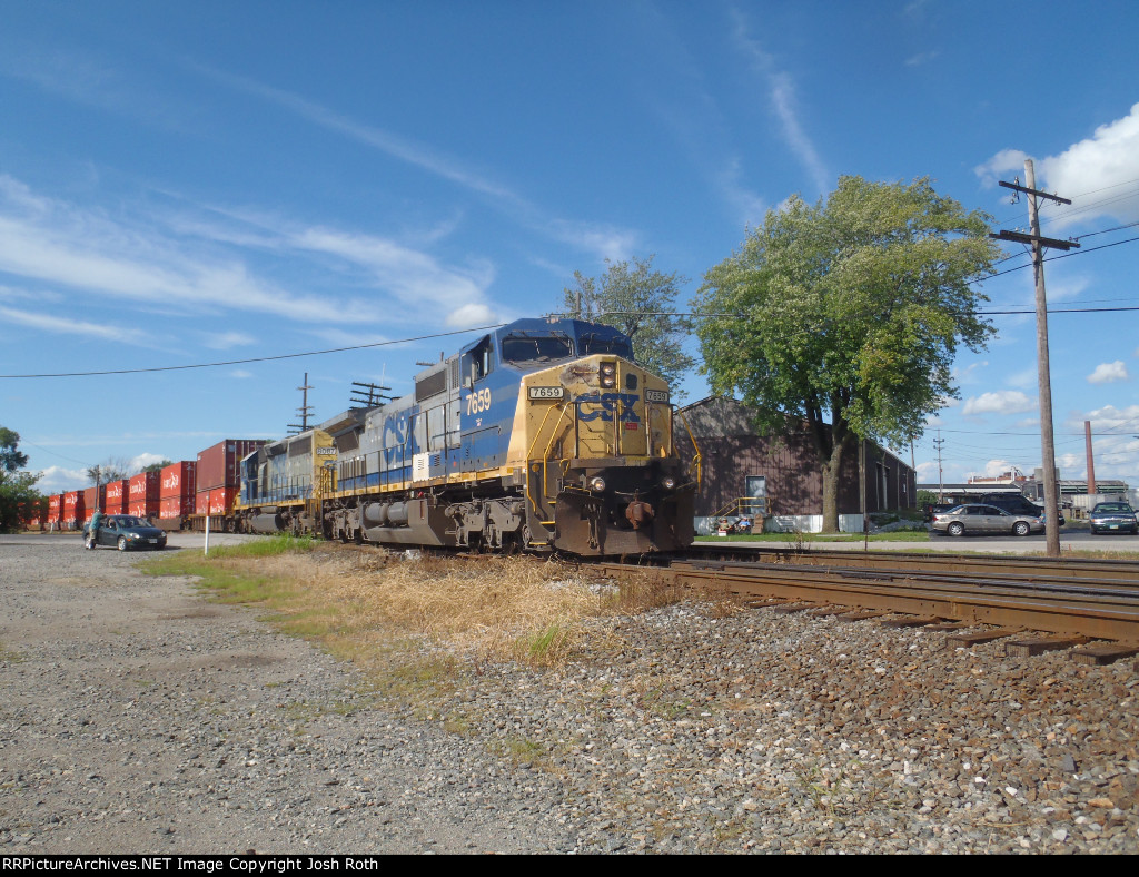 CSX 7659 & CSX 8087